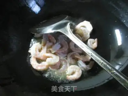 Make Curry shrimp cabbage step 2