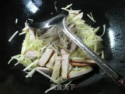 Make The sprouts, the fried mushrooms step 3