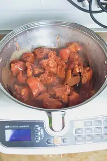 Make Roasted pig hoof step 7