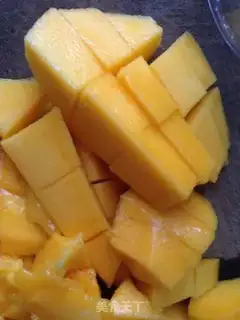 Make Mango ice cream step 0