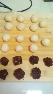 Make Soccer date mooncake step 4
