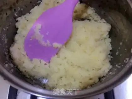 Make Coconut cranberry yellow mooncake step 7
