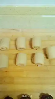 Make Soccer date mooncake step 9