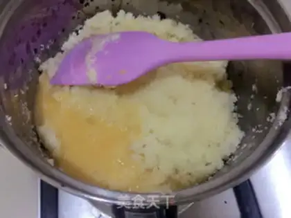Make Coconut cranberry yellow mooncake step 8