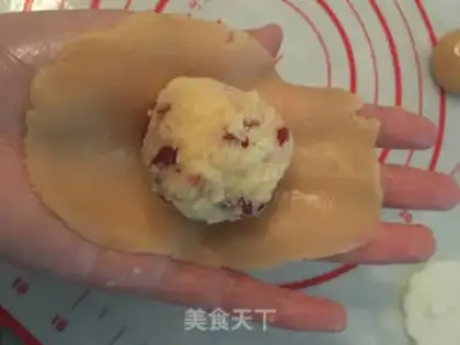 Make Coconut cranberry yellow mooncake step 13