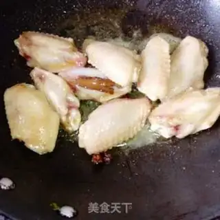 Make Coke chicken wings and potatoes step 3