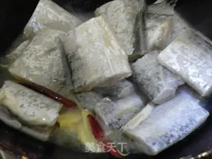 Make Red-fried fish step 1
