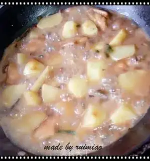 Make Coke chicken wings and potatoes step 5