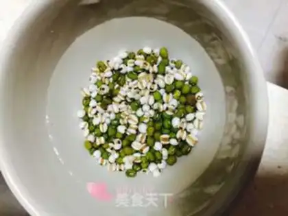 Make Soap green bean congee step 2