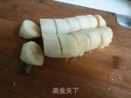 Make Banana shake step 1