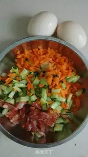 Make Five eggs of fried rice step 0