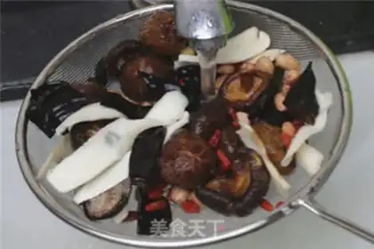 Make Marka mushroom soup step 1