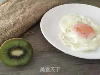 Make Fried eggs step 3