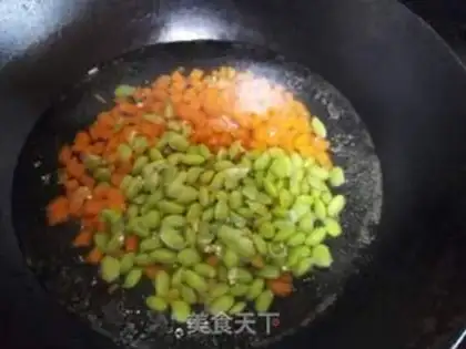 Make Mickey salad bread step 2