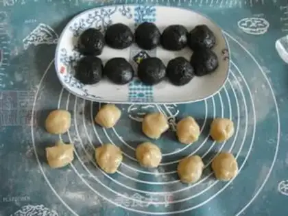 Make Black sesame moon cake step 8