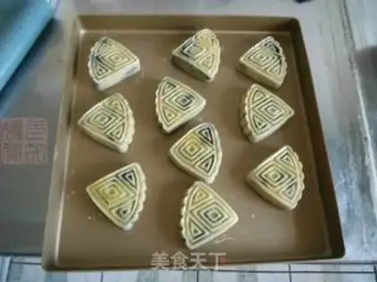 Make Black sesame moon cake step 14