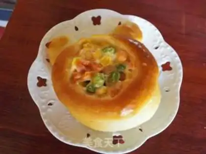 Make Mickey salad bread step 14