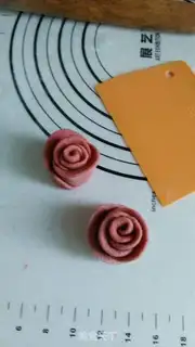 Make The roses of the full moon step 10