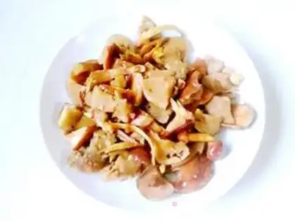 Make Clear the pine mushrooms step 5