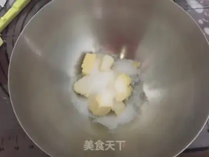 Make Cream-fruit cake step 2