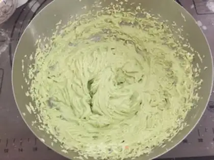 Make Cream-fruit cake step 8