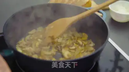Make Butter mushroom soup step 1