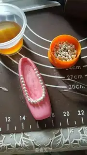 Make Rolling sugar cake step 2