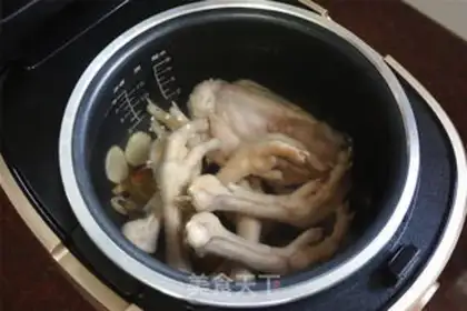 Make Chicken-foot soup for the snack step 4