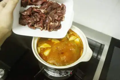 Make Hot, hot beef pickles soup step 6