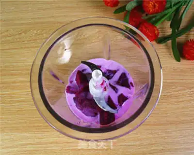 Make Flamingo ice cream step 1
