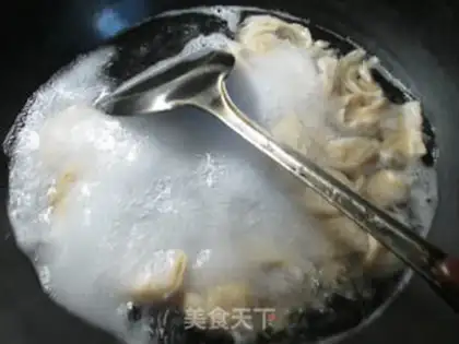 Make The bean noodles are burning white step 1