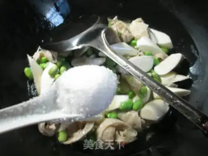 Make The bean noodles are burning white step 6