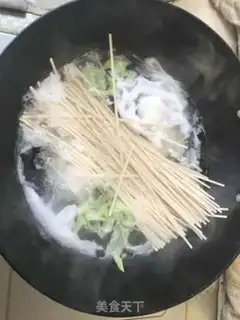 Make Tomato noodles step 2