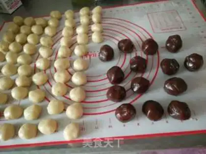 Make A wide moon cake step 2