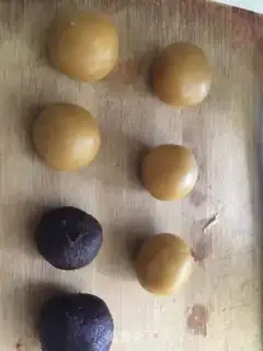 Make Milk moon cake step 3