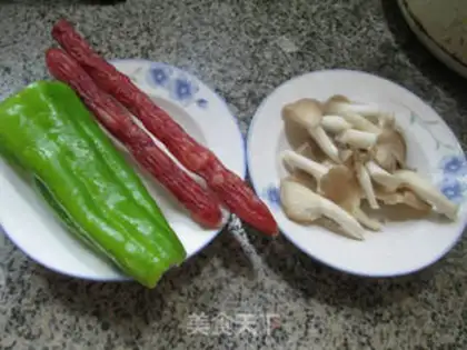 Make The pepper show, the mushrooms, the sausages step 0
