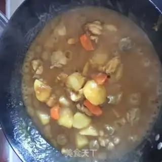 Make Curry potatoes, chicken legs step 5