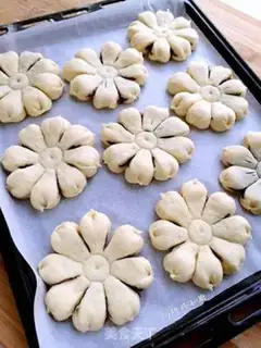 Make Bean and sand petal bread step 7