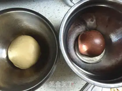 Make Coco bico honey rolls step 3