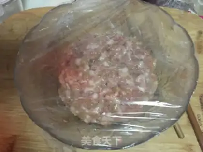 Make Squeeze meat mooncake step 2