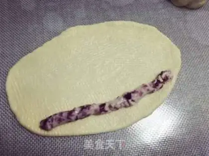 Make A cranberry cheese bag step 7