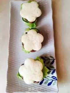 Make Flower toast burger step 9