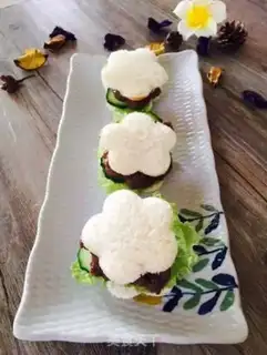 Make Flower toast burger step 10