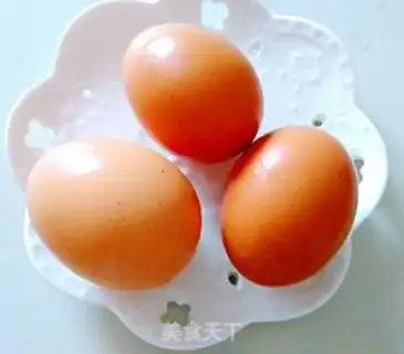 Make Tomato fried eggs step 1