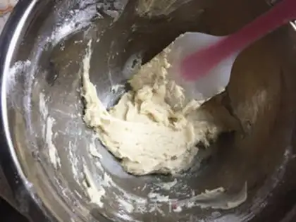 Make Roman shield cookies step 5