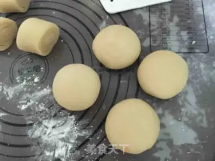 Make Squeeze meat mooncake step 15