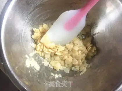 Make Roman shield cookies step 9