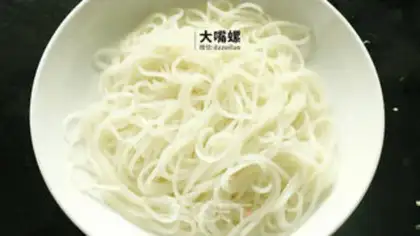 Make Bean-skin snail powder step 2