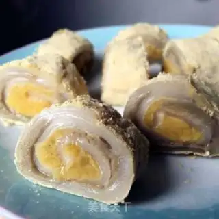 Make Two-colour rice rolls step 6