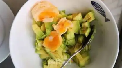 Make Egg ham sandwich step 4